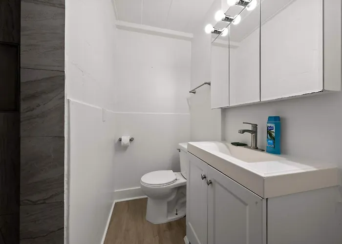 Chic Retreat 99 For 2 * Columbus